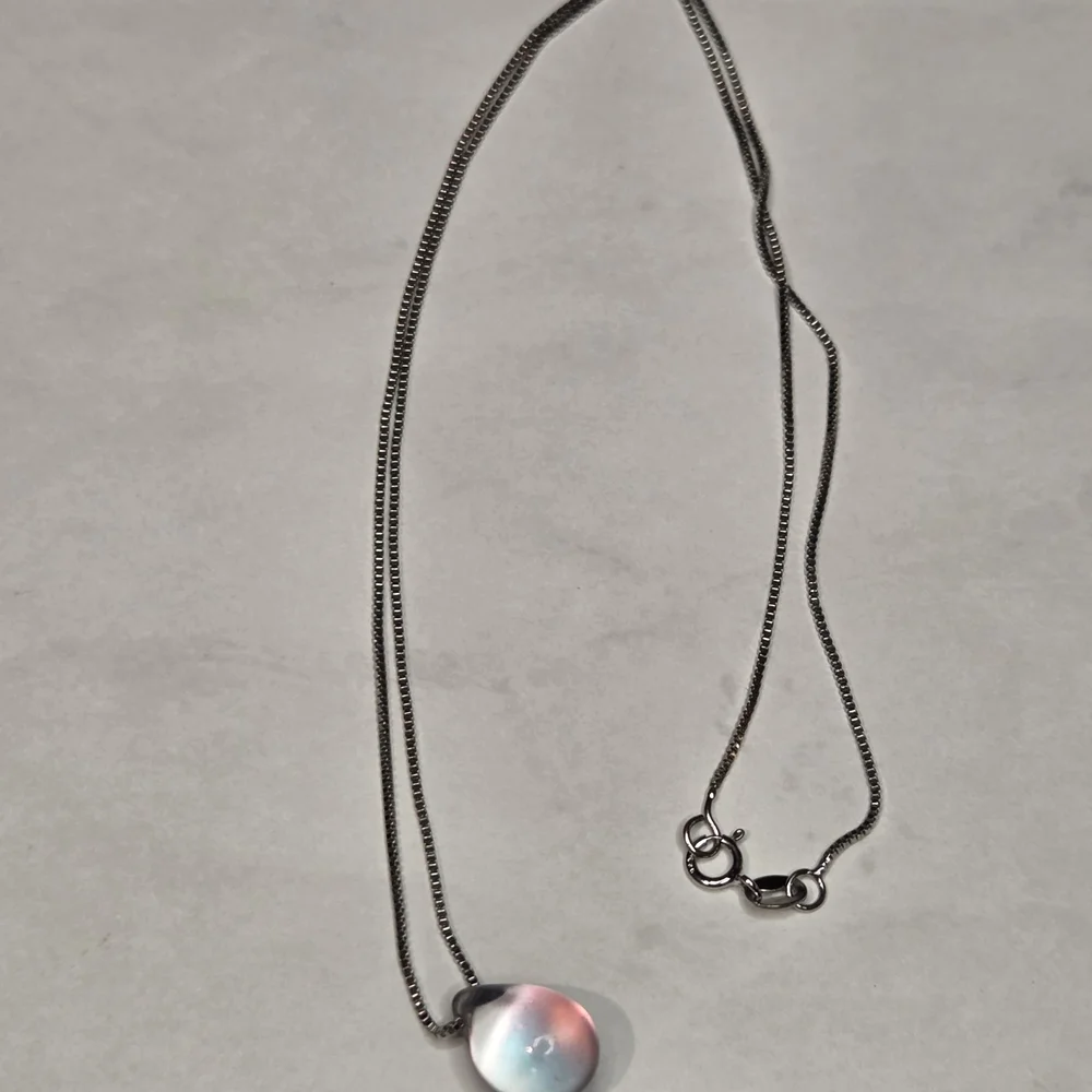 Pink / Blue "Mermaid Tear" Glass pendant necklace - Picture 4 of 7